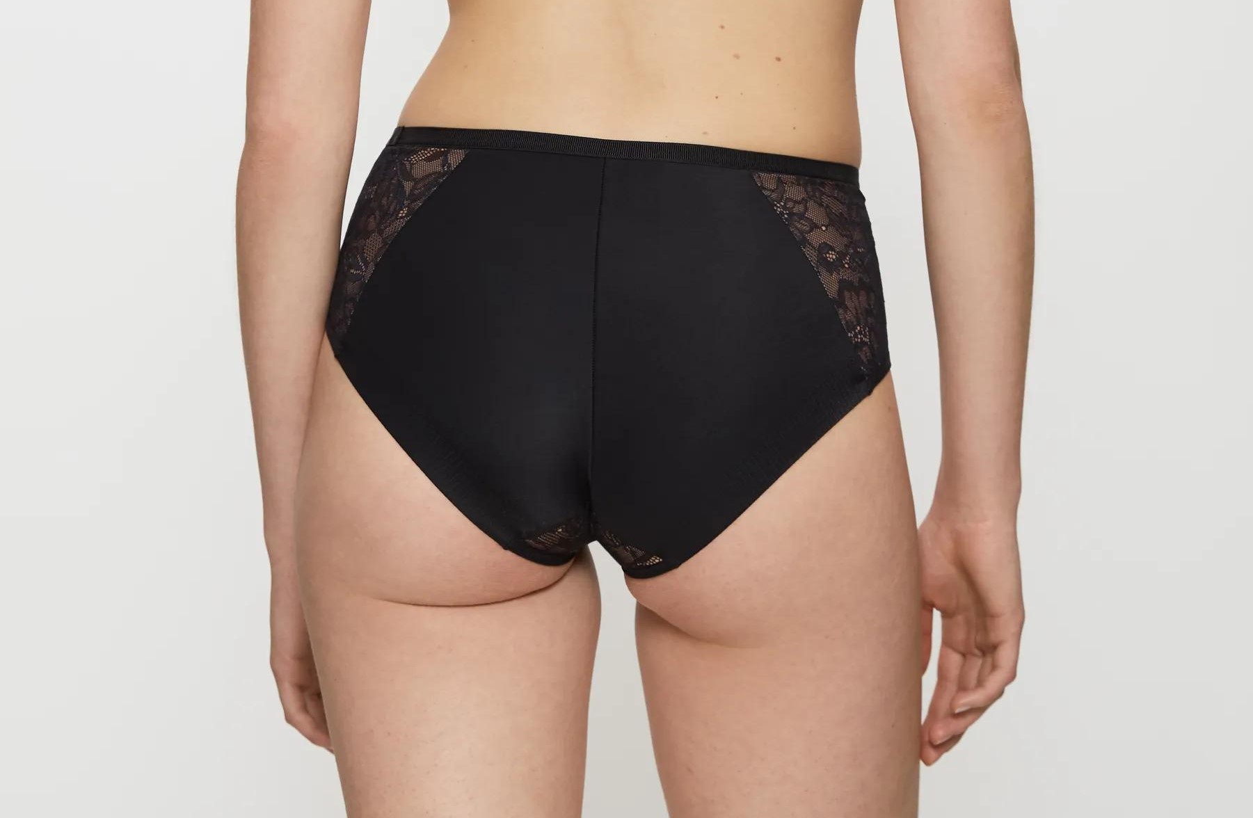 Triumph Classics Amourette Charm Damen Maxi01 